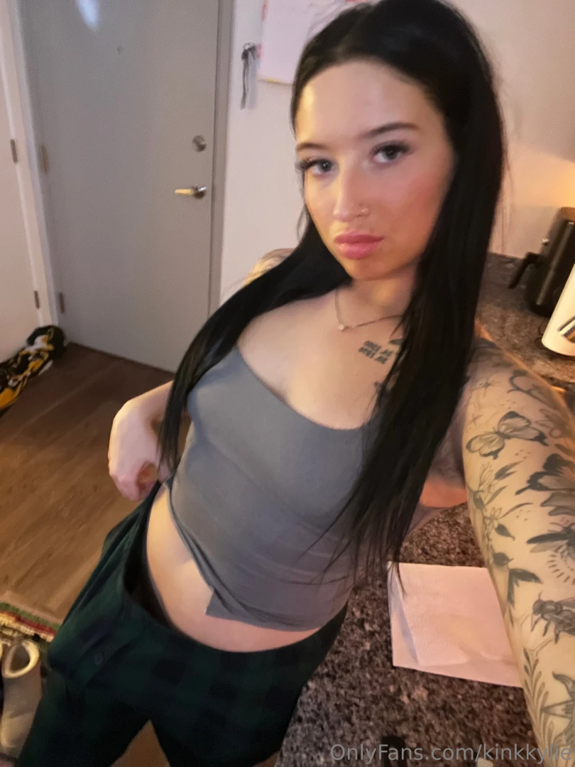 I know i m looking tastyy babyy do you want a bite 