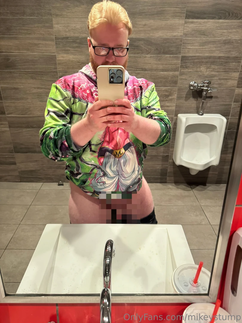 Playing with my cock a little in the burger king bathroom if anyone 