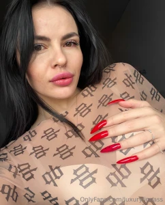 My vibe is 90 confidence 10 lips