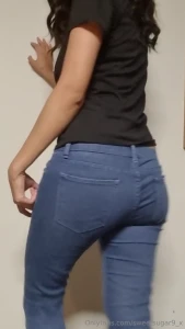 Low rise jeans need to make a comeback