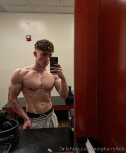 Our irresistibly handsome gym boy halfnatyy is geared up for some part 6