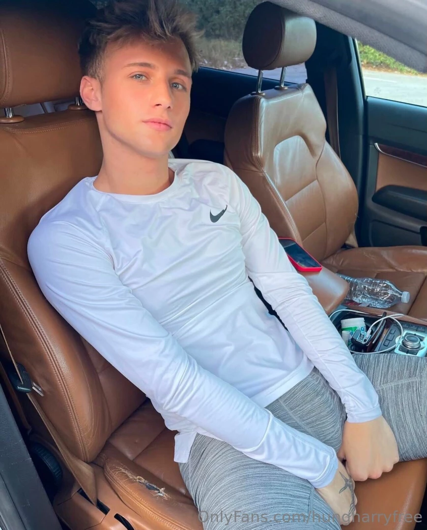 This twinkie boy blondeking21 is the real king of cumshot he loves to part 22 