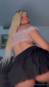 Watch me shake that ass just for you