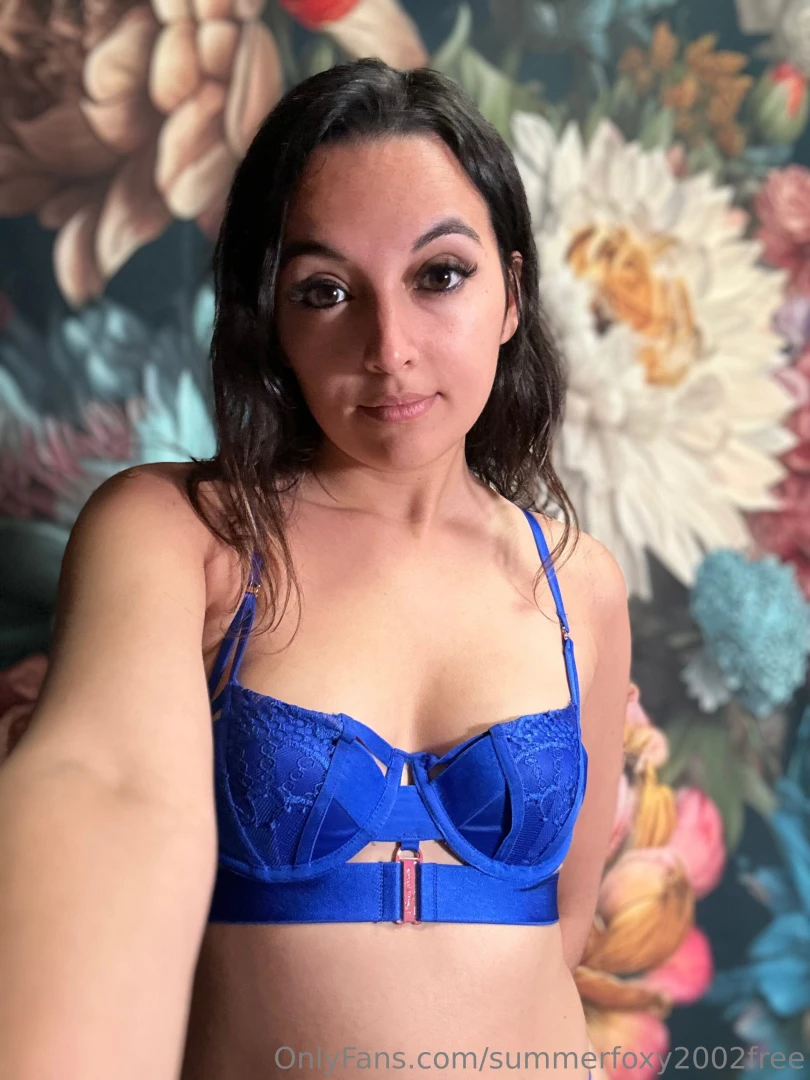 Whoops my boobs fell out see them at summerfox2002 xxx 