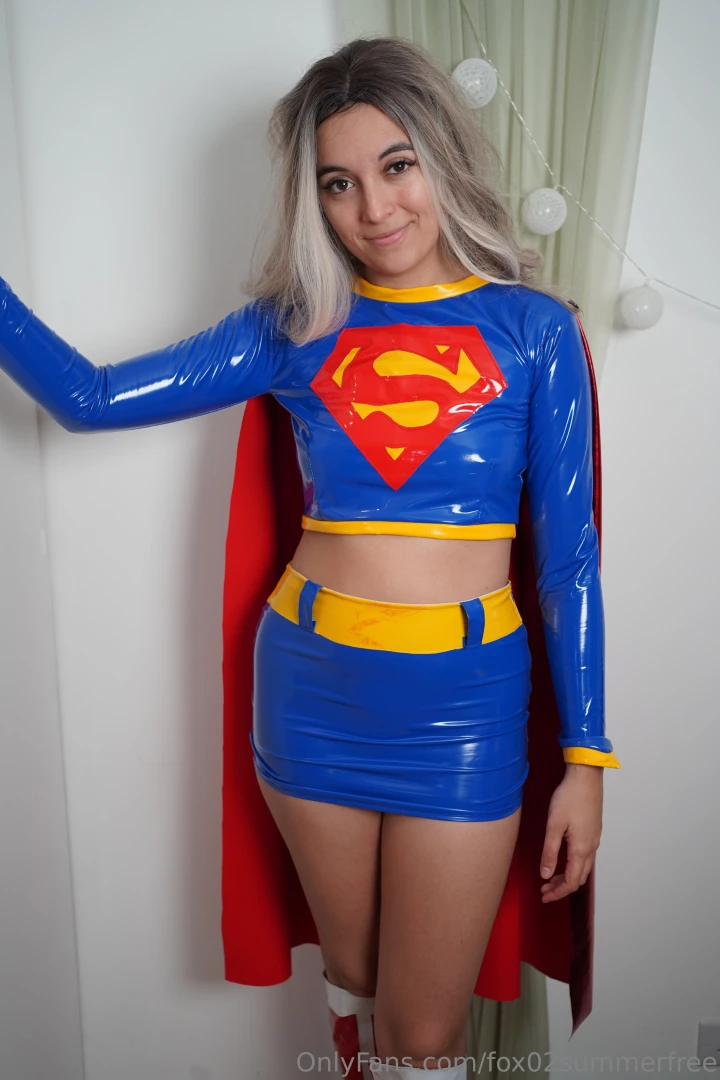 Do you like my latex supergirl cosplay 