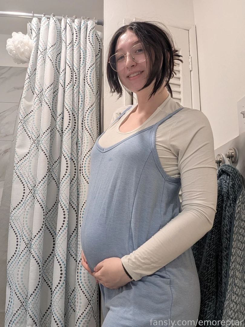 Super cute and quick baby bump update for y all with that i do need 