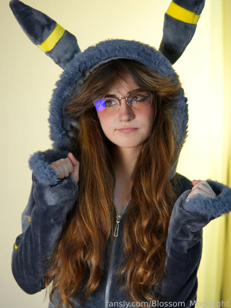 Hehe umbreon ass is too cute 33 cosplay ass pokemon umbreon cute cutie 