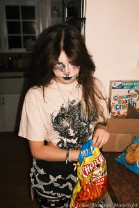 Eat hot chip and lieeeee cute clown eyes goth egirl hotchip food eat