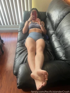 His head truly belongs to my quads i own him