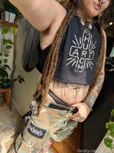 Thongs and cargo shorts part 1