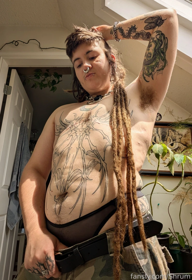 This is my love letter to cargo shorts ps my birthday is tomorrow 