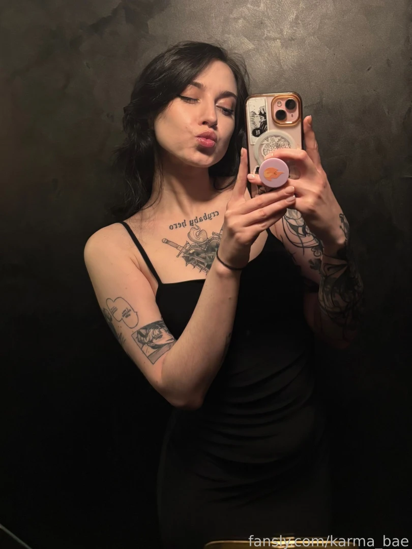 Some bathroom nudes from my bday dinner last week 