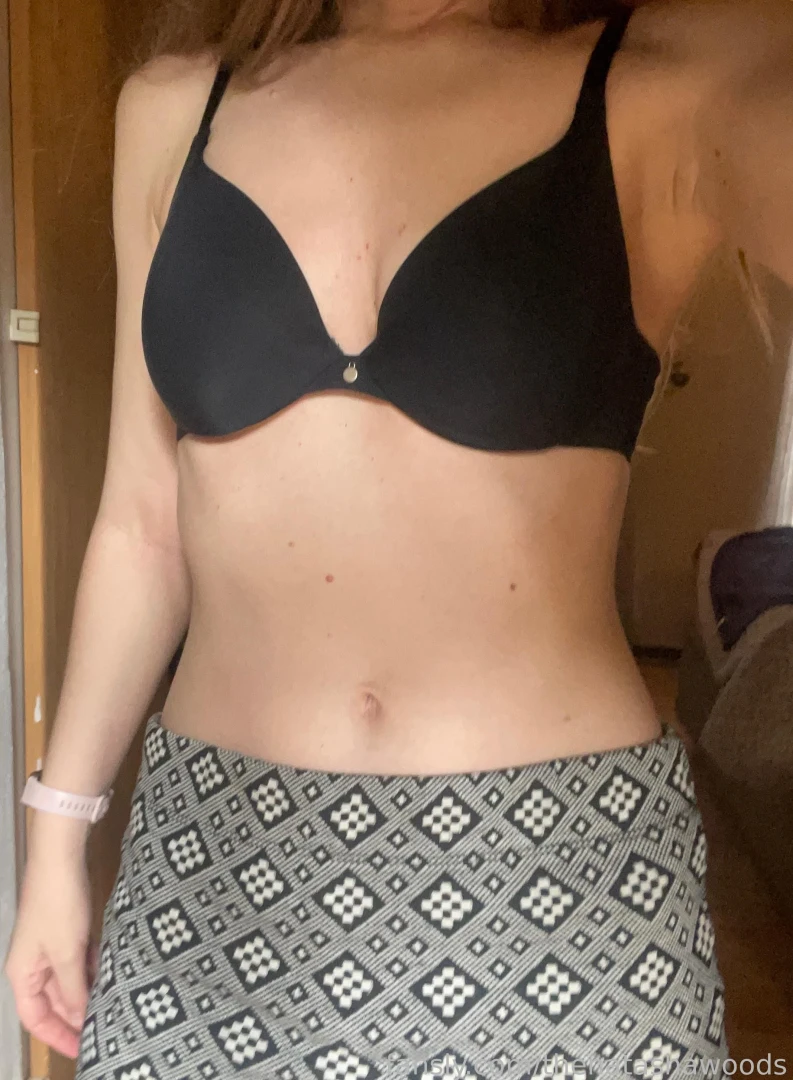 Working from home outfit of the day bra skirt work sexy boobs 