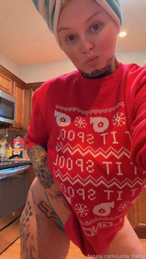 Just over here cleaning the kitchen xoxo justa barbi curvy milf pawg part 1 