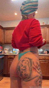 Just over here cleaning the kitchen xoxo justa barbi curvy milf pawg