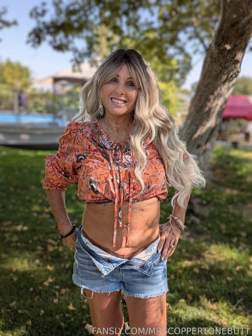 Cheers it s thursday ready to play fyp milf gilf mature couple pussy 