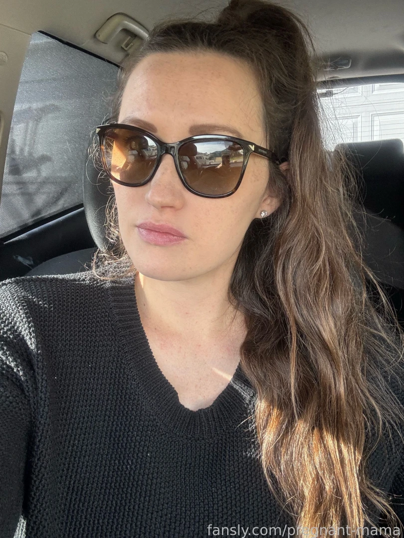 Woken up to 25 000 of you lovely lot following pregnant old me thanks 