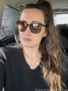 Woken up to 25 000 of you lovely lot following pregnant old me thanks