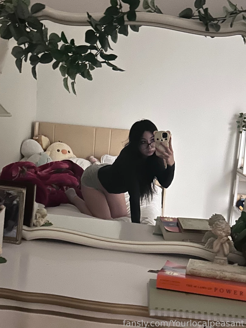 Goodmorning lovers who wants breakfast in bed selfie inbed petite pjs 