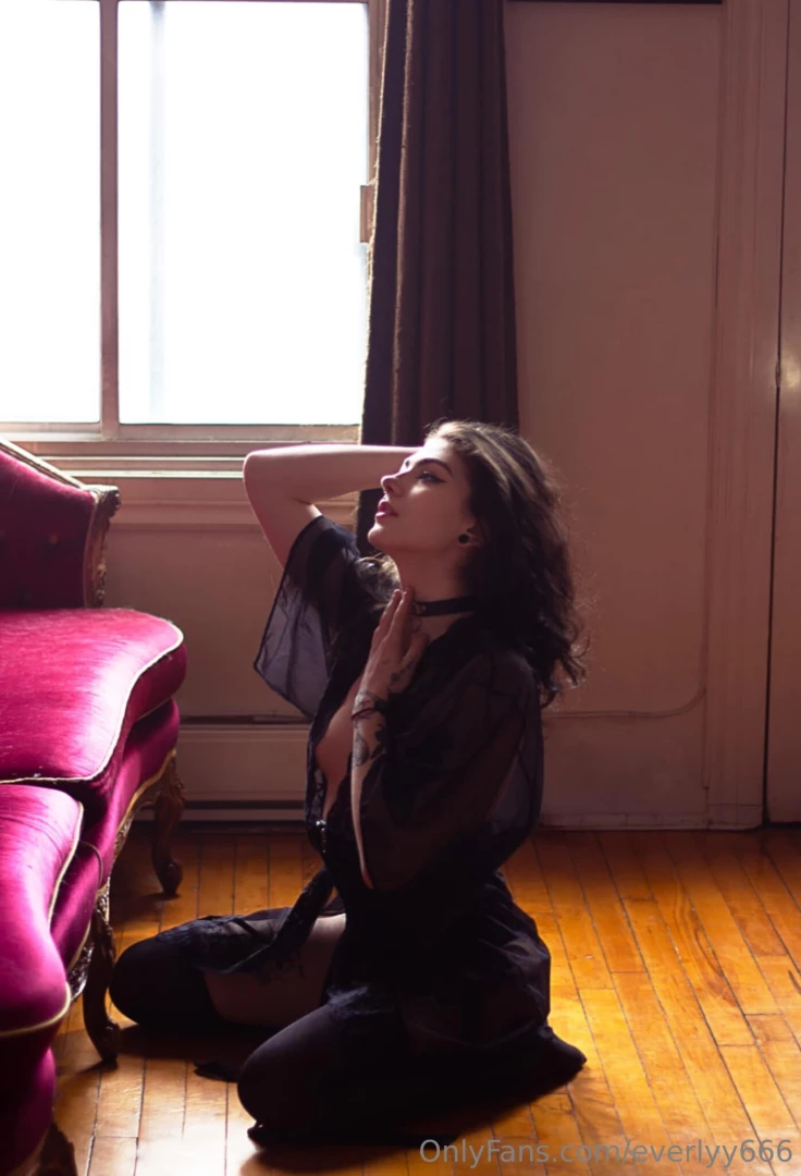 Waiting for you on my knees 