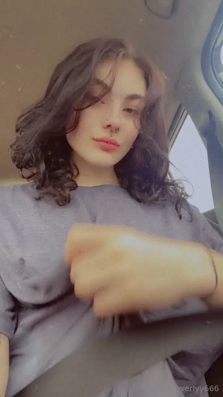 Guess how many person saw me boobies while i did a car ride 