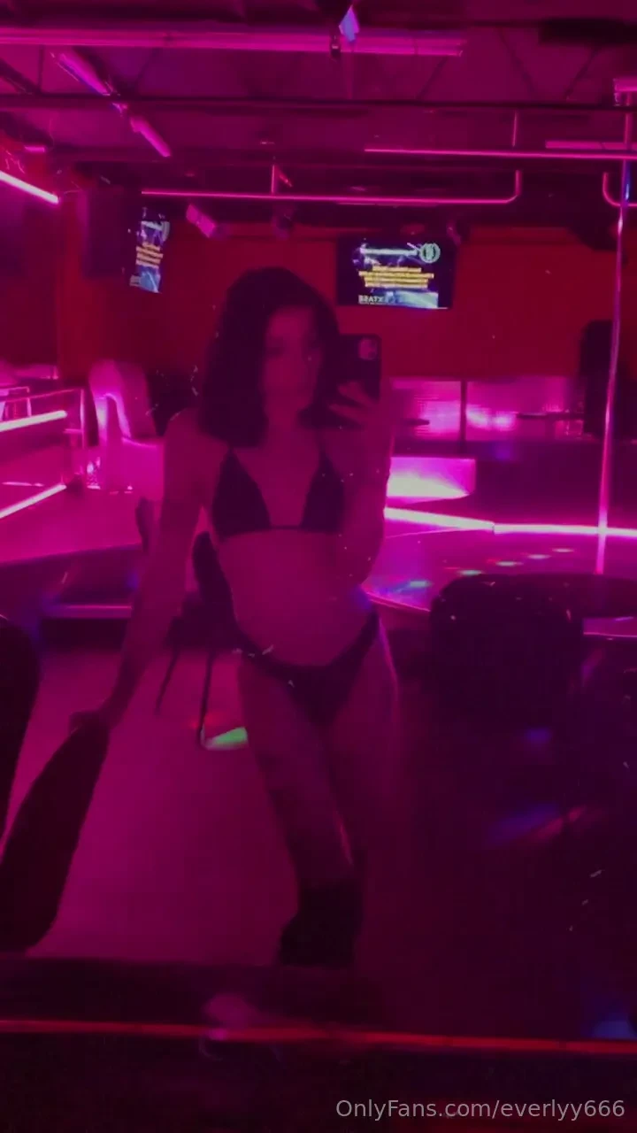 Back at it tonight hihi am i gonna see you 