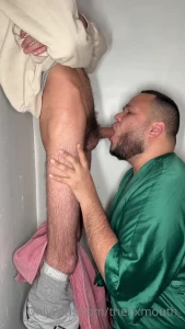 Skinny guys love me i don t know why but i ain t mad about it