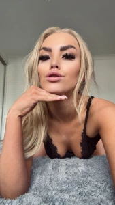 I m moody who s coming in the dms to cheer me up