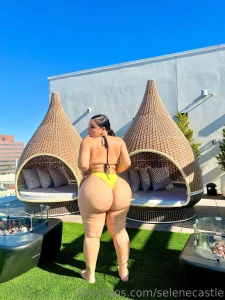 I wanna be the reason your weekend was amazing