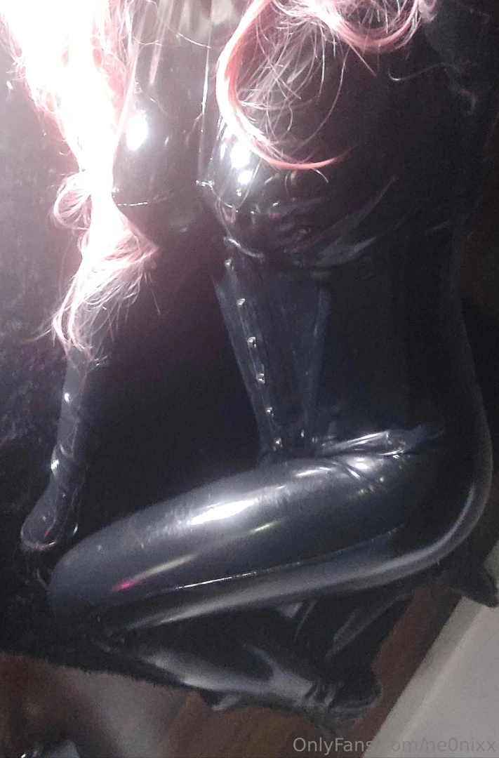 I know you love looking at my latex and tight corset part 3 