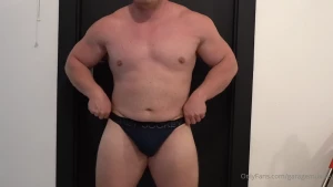 Full body flexing just for you guys