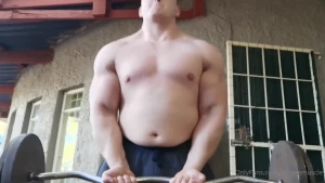 Curling 65kg 145lbs like nothing look at the insane pump my arm
