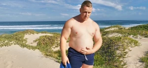 Belly worship fun on the beach as promised