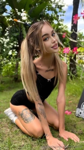 Hot freak babe erin_the_lust made a secret page ads her boobs hate part 914