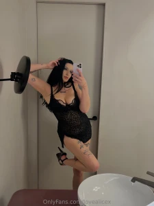 Swipe to switch my outfit part 1