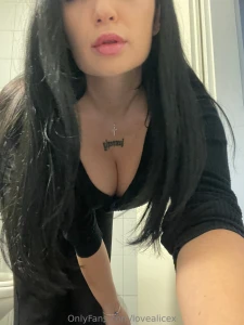 Happy monday from the office bathroom part 1