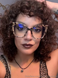 Which pair of glasses would you like to see cum covered most