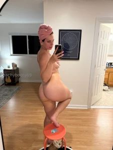 Tip me something big and i ll make u cum