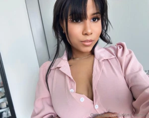 Is it just me or does pink make me even cuter feeling super delicate part 1