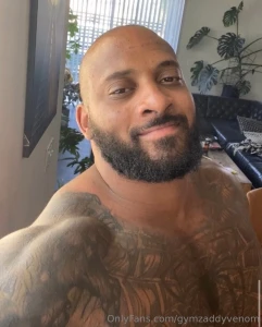 Today is my bday i turn 32 thank you too all my subscribers for