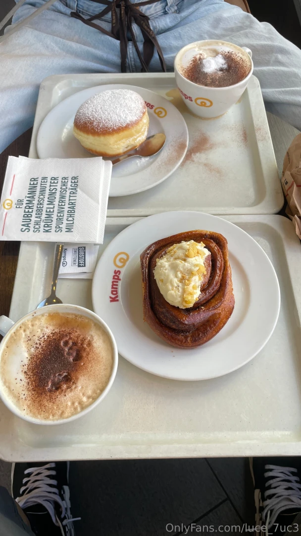 Facendo colazione con il mio papi ti consiglio di guardare i dm l 