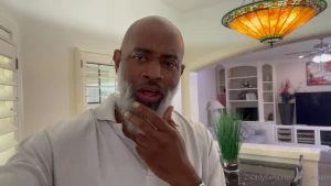 Can you guess what i m looking at just from listening to this audio