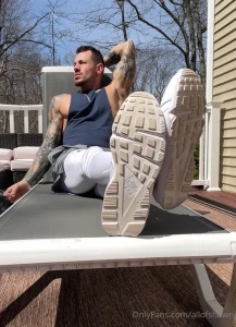 A beautiful day to smell my stinky socks and feet