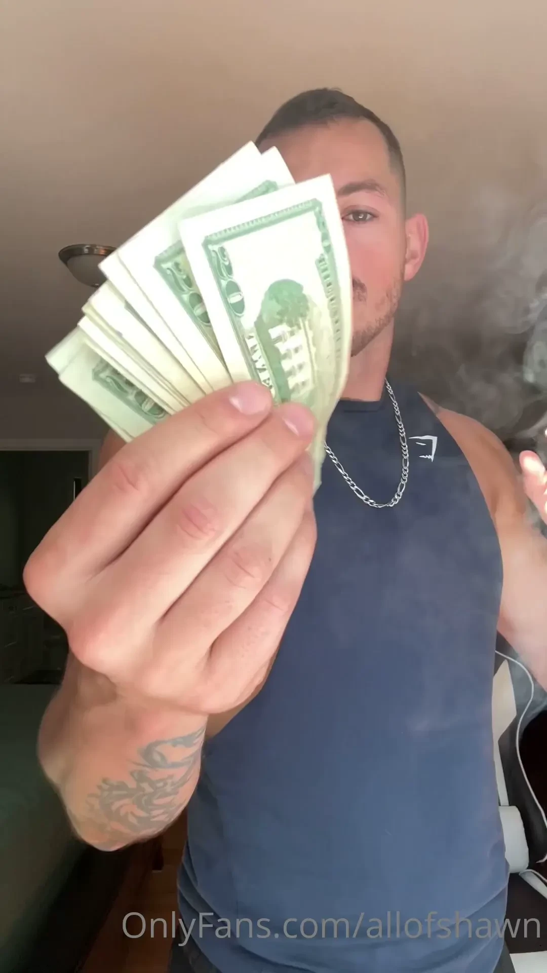 Counting my money flexing showing off my pits pure alpha power 
