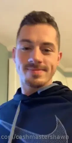 Huge farts in the kitchen 