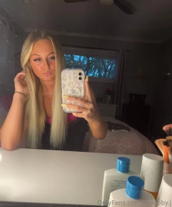 Hmu if want to request custom photos or videos