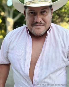 Una sesion de fotos para ustedes no olviden suscribirse a www onlyfans
