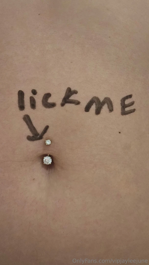 Do you like what i wrote next to my belly button 