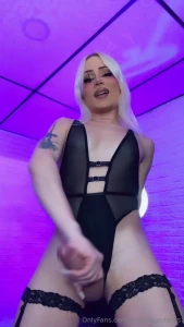 I know you like watch sexy girls jerking off come and suck to
