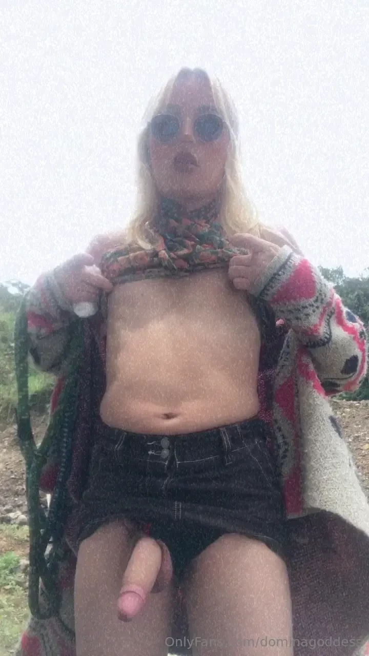 Do you mind if i want you to suck me while we go for a walk 